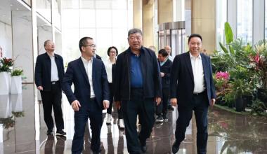 Kiinan hyväntekeväisyysliiton varapuheenjohtaja Sun Shaohua vierailee Tongkunissa tutkimusta varten